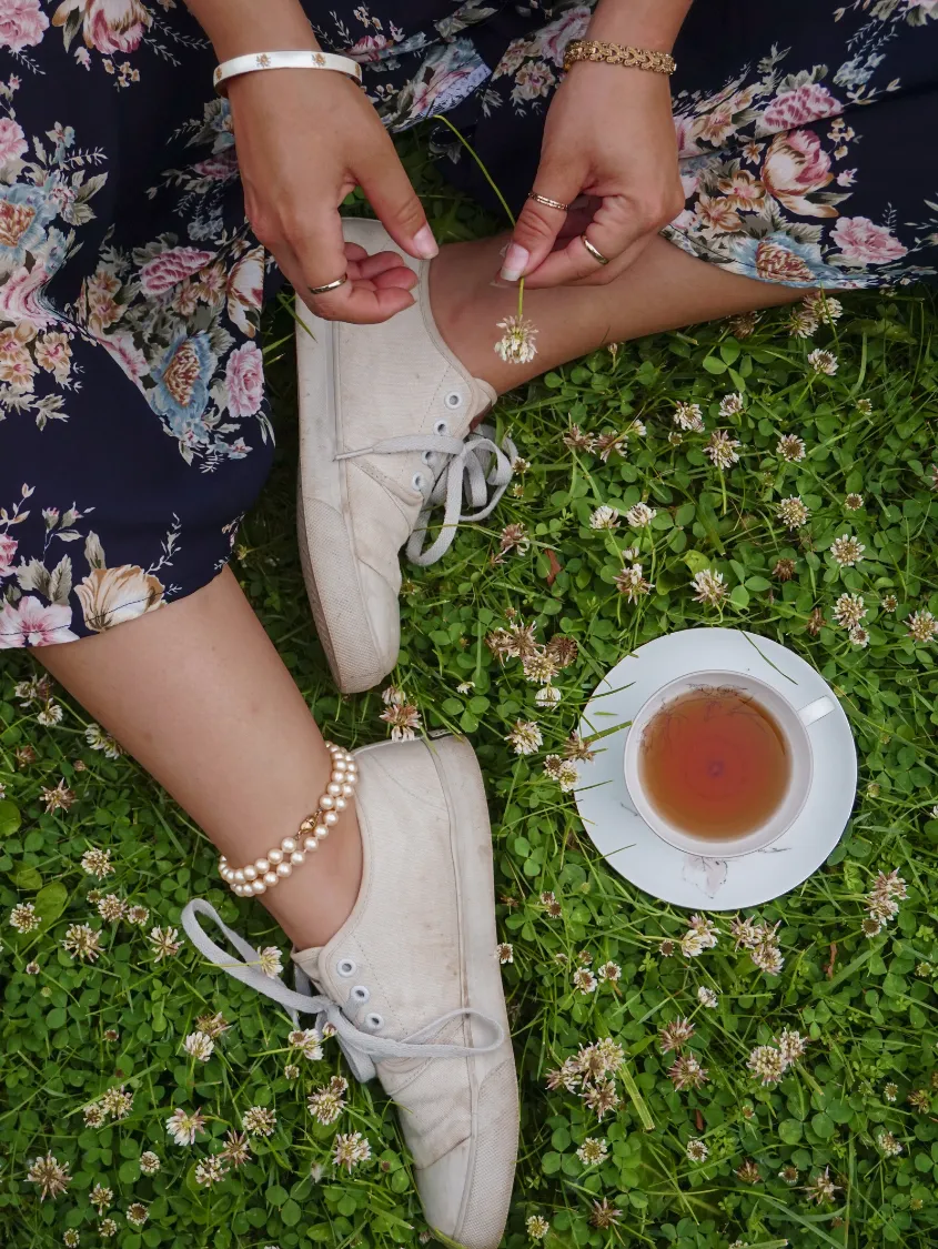 London Fog Floral Low Top