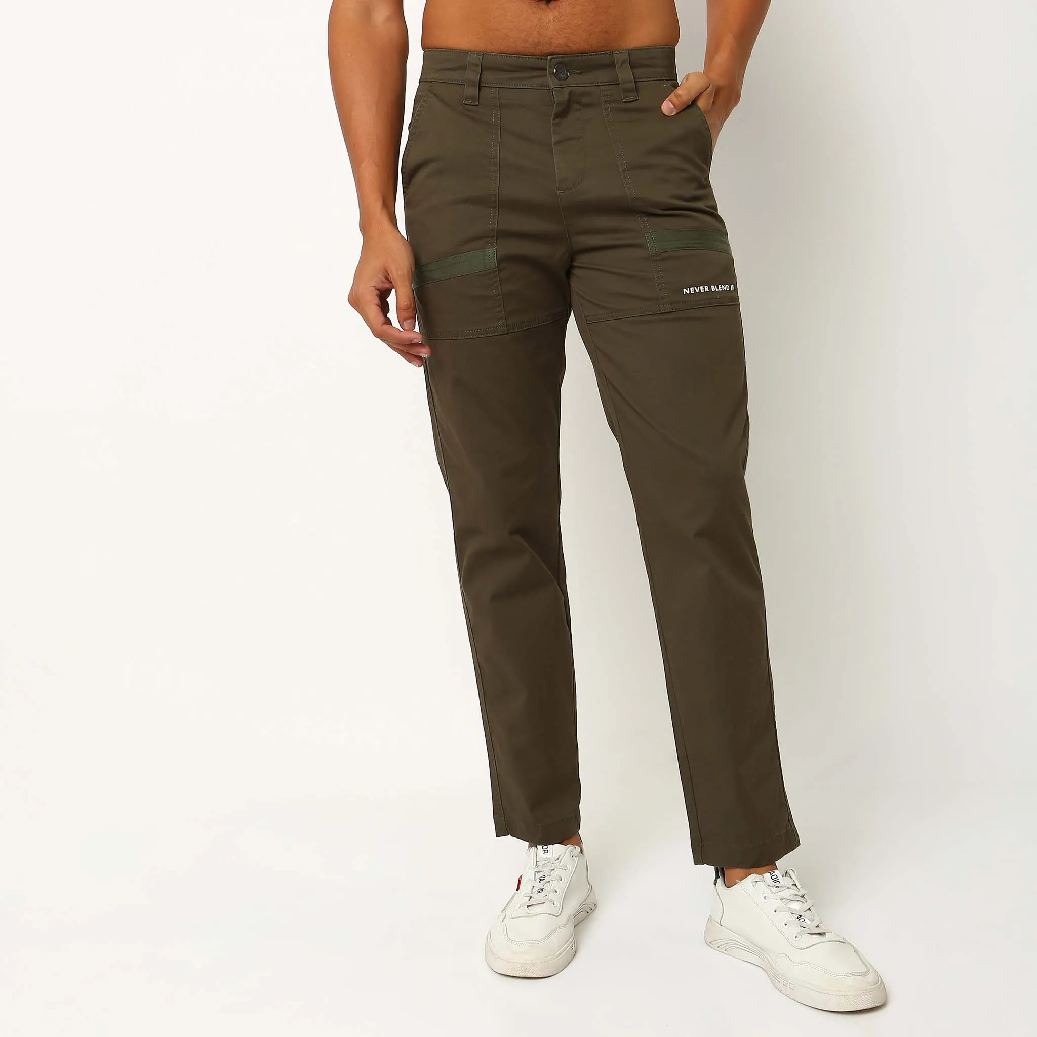 Mid Rise Signature Cargo Pants